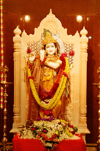 Dwarkadheesh Temple is situated in Dwarka and Dedicated to Lord Krishna. Dwarkadheesh temple is built by lord krishna's grand son in 400 BC.